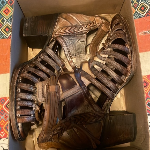 Freebird by Steven-gently used - Picture 7 of 8